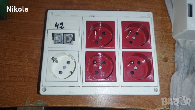 Модулен ел. панел за контакти Legrand Mosaik розетки 6 и 8бр Cimabox, снимка 2 - Ключове, контакти, щепсели - 44424866