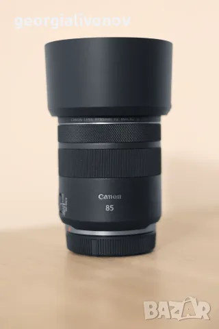 Обектив Canon RF 85mm f/2 Macro IS STM + сенник, снимка 2 - Обективи и филтри - 55468799