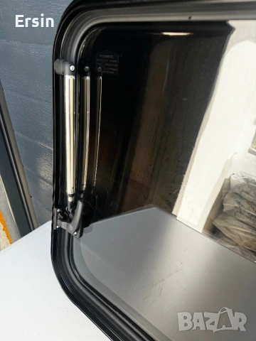 Прозорец Dometic отваряем (най новия модел) Монтажен размер : 750х465 Неразличим от нов , снимка 12 - Къмпинг мебели - 54323017