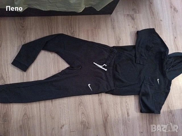 Екип Nike