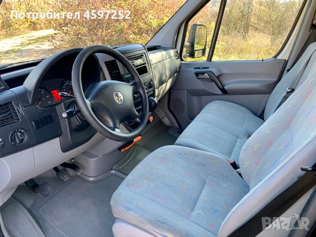 VW Crafter 4.30м.* Климатик* Темпомат* Двойна гума, снимка 11 - Бусове и автобуси - 55177840