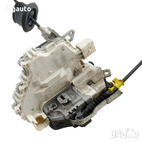 Брава предна дясна врата AUDI A1 (8X) 2010-2018 ID: 161282 ОЕМ № 8J2837016C, снимка 2 - Части - 54778559