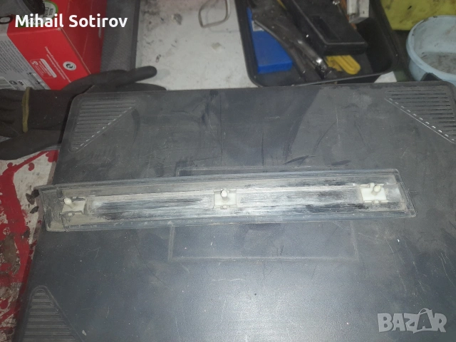 Лайсна десен калник за Мерцедес 124, снимка 2 - Части - 54315010