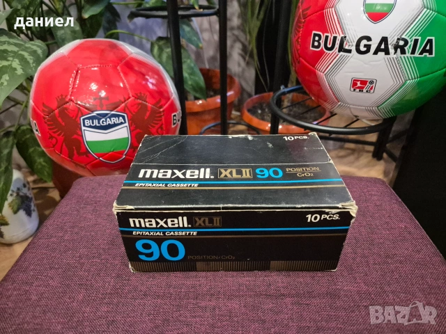 Кашонче с 10 бр. качествени аудио касети MAXELL XLII90 - Made in Japan - като нови + подарък