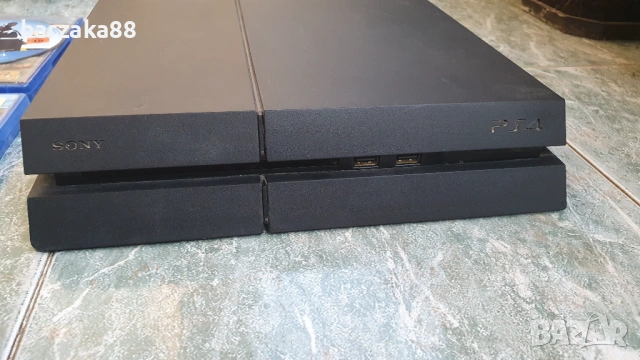 PS4 + 2 джойстика + 2 игри + кабели  , снимка 6 - PlayStation конзоли - 54764313
