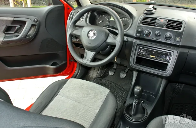 * Регистриран * Skoda Fabia 1.2i *Климатик* Евро 5B, снимка 12 - Автомобили и джипове - 55658825
