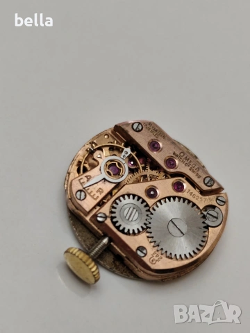 Функциониращ дамски работещ швейцарски механизъм Omega, калибър 244., снимка 4 - Антикварни и старинни предмети - 54043305