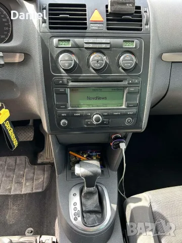 Volkswagen Touran 2.0 TDI DSG, снимка 2 - Автомобили и джипове - 55569828