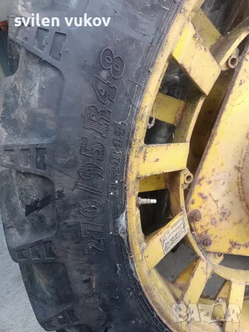 продавам комплект редови гуми с джанти за трактор John Deere , снимка 5 - Селскостопанска техника - 55673862
