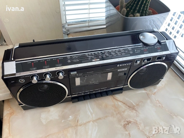 Sanyo M-7300K, снимка 2 - Радиокасетофони, транзистори - 54165802