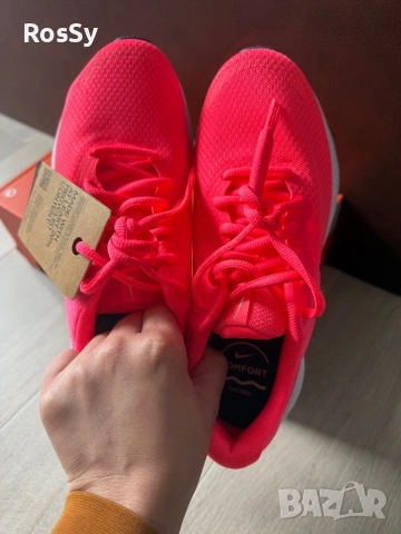 Дамски маратонки Nike Revolution 7, снимка 3 - Маратонки - 54607319