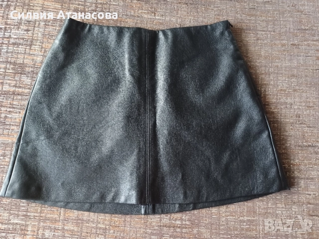 Пола кожена Stradivarius 