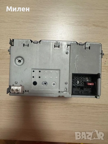 Volkswagen Golf 5, снимка 3 - Радиокасетофони, транзистори - 54225575