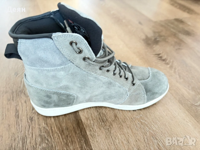 Италиански обувки за мотор номер 42 LS2 DOWNTOWN MAN BOOTS WP DARK GREY 42, снимка 4 - Аксесоари и консумативи - 54590305