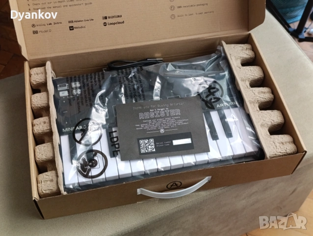 Arturia Minilab 3 USB MIDI Controller, снимка 7 - Синтезатори - 54387938