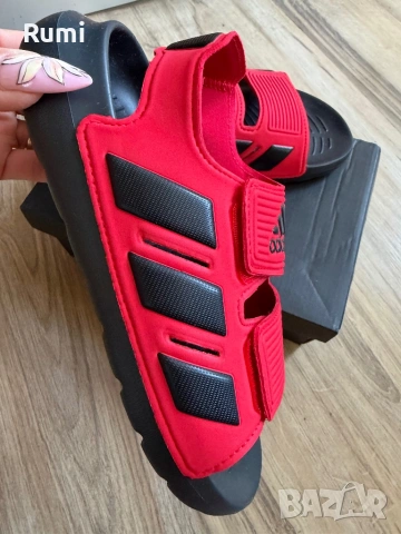 Оригинални нови юношески сандали adidas Altaswim 2.0 ! 33 н, снимка 2 - Детски сандали и чехли - 54767303