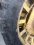 продавам комплект редови гуми с джанти за трактор John Deere , снимка 5