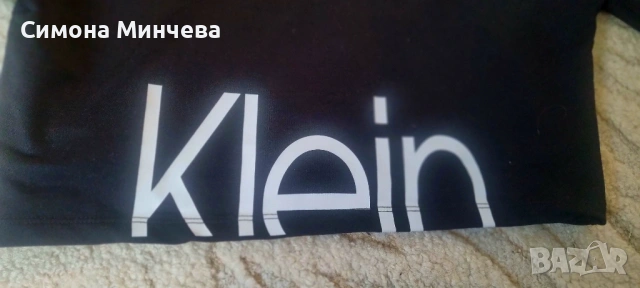 Късо худи  Calvin Klein 20 eur, снимка 3 - Суичъри - 54102607