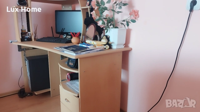 Бюро с шкафчета 