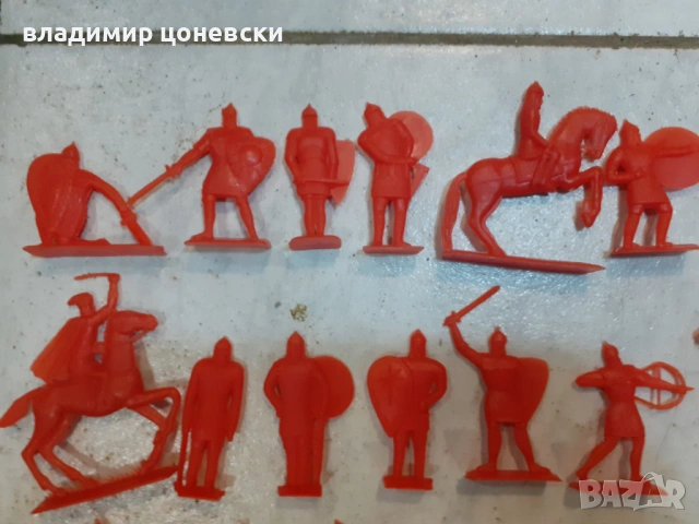 Пластмасови войници от социалистическо време,цена за всички, снимка 2 - Други - 54844254