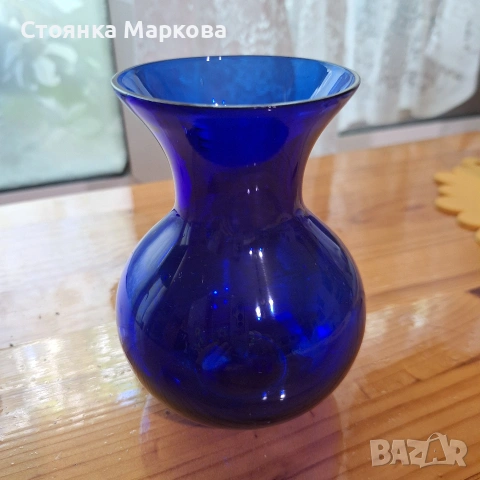 Синя стъклена вазичка, снимка 4 - Вази - 55206756
