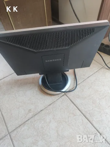 Монитор за компютър Samsung 19", снимка 3 - За дома - 55693188