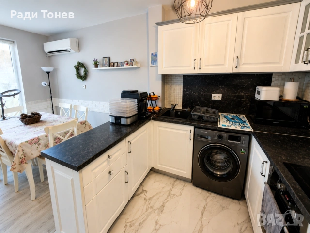 🏡 ПРОДАВА СЕ ПРОСТОРЕН ТРИСТАЕН АПАРТАМЕНТ С ВЕРАНДА В гр.СВЕТИ ВЛАС-област Бургас 🌊, снимка 3 - Апартаменти - 55004287