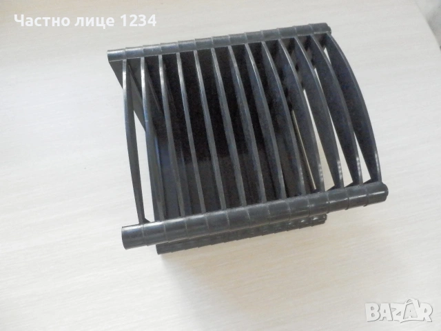 Резервни "трейчета" за дискове и поставка за 12 диска, снимка 3 - CD дискове - 41940223
