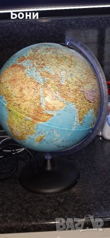 Продавам светещ глобус, снимка 2 - Ученически пособия, канцеларски материали - 54032058