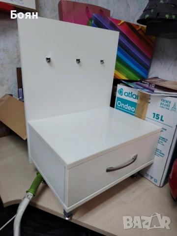 Две бели Нощни шкафчета , снимка 2 - Шкафове - 54091741