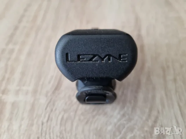 Фар за велосипед Lezyne Micro Stvzo 300+, снимка 4 - Аксесоари за велосипеди - 55420555