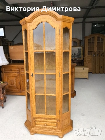 Витрина тясна (01-133)