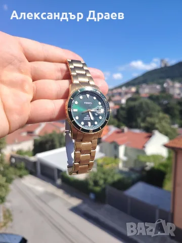 ⌚ Продавам мъжки часовник Fossil
Стилен мъжки часовник Fossil с метална златиста верижка и черен циф, снимка 5 - Мъжки - 55423057
