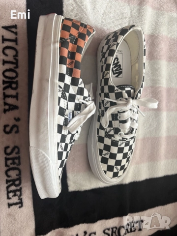 топ модел от Vans