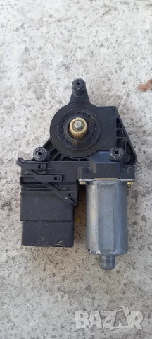 Задно ляво моторче ел. стъкло VW Passat B5 B5.5
