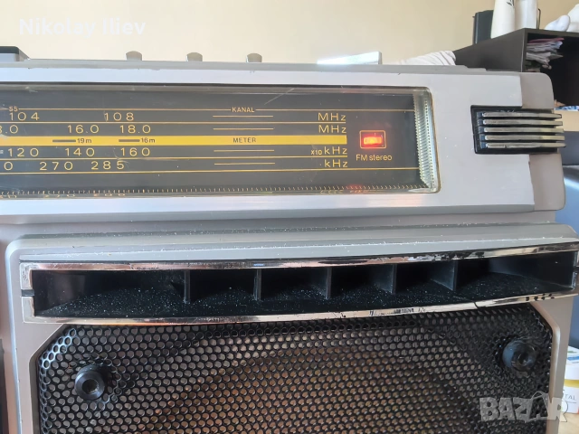 Класически Ретро Касетофон Sharp GF-8585 – Винтидж Boombox с APLD (1979, Japan), снимка 3 - Радиокасетофони, транзистори - 55103639