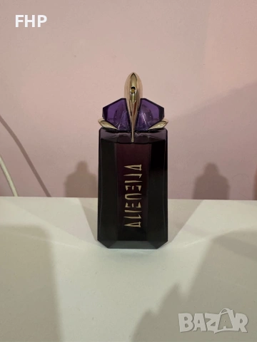 Дамски парфюм Mugler Alien Refillable 90мл, снимка 2 - Дамски парфюми - 55081518