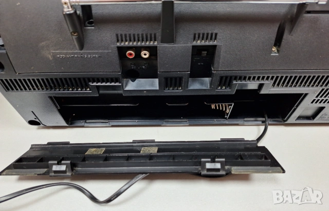 Перфектен! Радио Касетофон Hitachi TRK-3D80. , снимка 16 - Радиокасетофони, транзистори - 54205334