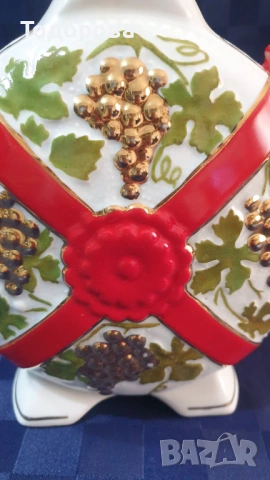 Порцеланова бъклица, снимка 2 - Антикварни и старинни предмети - 54007978