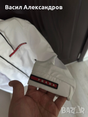 Бяло яке / ветровка Prada, снимка 3 - Якета - 54821660