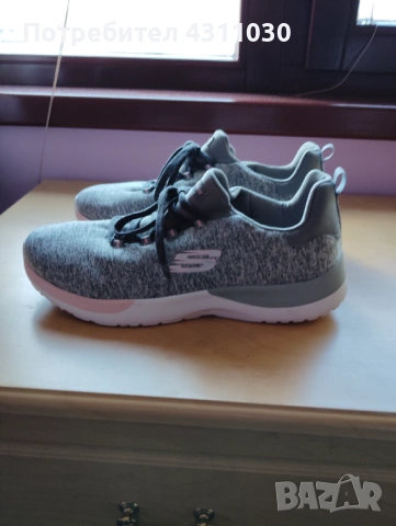 Нови маратонки Skechers 42 номер, снимка 4 - Маратонки - 53354500