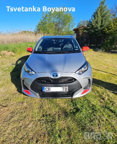 Toyota Yaris Hybrid 1.5 (116 к.с.) – 2022 г. – Реални км – Пълна сервизна история – 10 г. гаранция , снимка 3 - Автомобили и джипове - 54556252