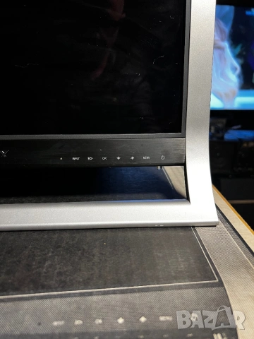 Sony SDM-HS95PRS 19" SXGA LCD , снимка 2 - Геймърски - 54369787