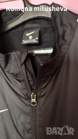 Черно яке ветровка М размер, снимка 2 - Спортни дрехи, екипи - 53956409