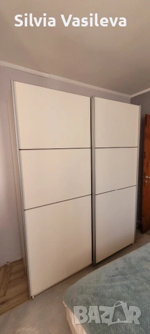 Гардероб с плъзгащи врати в бяло, снимка 4 - Гардероби - 55147758