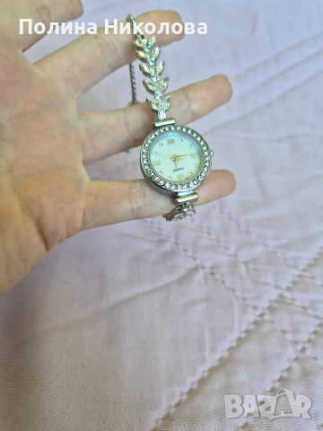 Дамски сребрист часовник, снимка 4 - Дамски - 54323527
