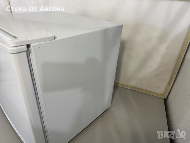 Хладилник - Russell Hobbs 43 L , снимка 2 - Друга електроника - 54602209