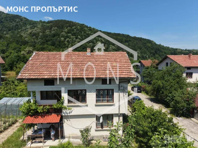 Двуетажна просторна къща в село Стоките, обл. Габрово., снимка 8 - Къщи - 55349179