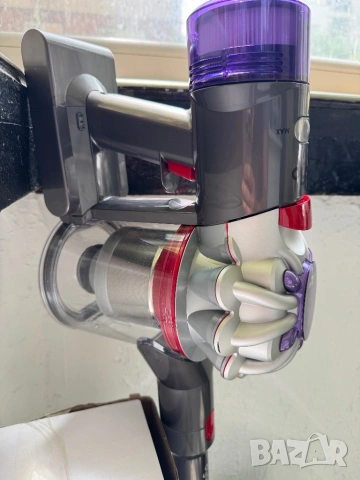 Вертикална Безжична Прахосмукачка Dyson V8 Advanced – 425W Мощност и до 40 мин. Работа!, снимка 3 - Прахосмукачки - 54486067