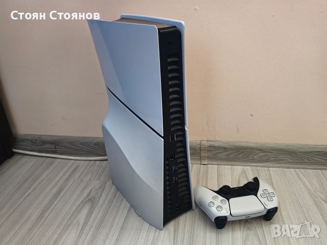 Продавам отличен PS5 Slim (Playstation 5 Slim) + 1 бр. контролер, снимка 2 - PlayStation конзоли - 53937284